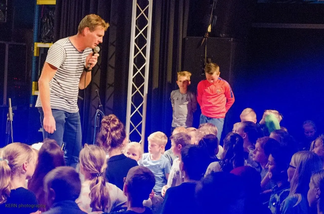 Cees geeft workshop Digitale Beats aan kinderen.